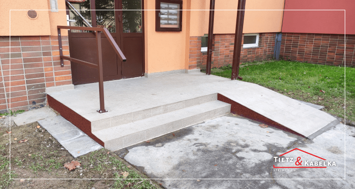 Rekonstrukce vstupů bytového domu Stadická, Ostrava Zábřeh